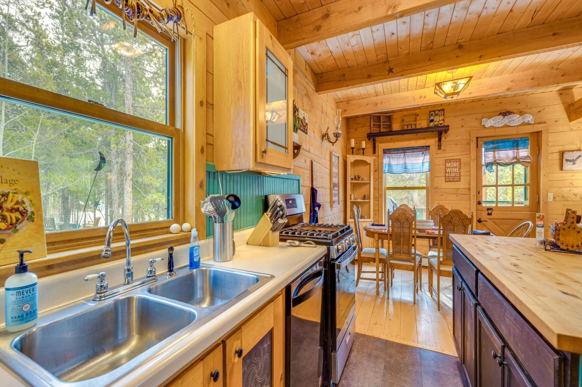 Secluded Black Hawk Log Cabin With Fire Pit! Εξωτερικό φωτογραφία